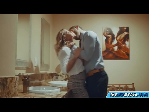 ❤️ Kad krūtiska blondīne pavedina tevi publiskā tualetē ️❌ Seks video pie mums lv.niceporn-tv.ru ﹏